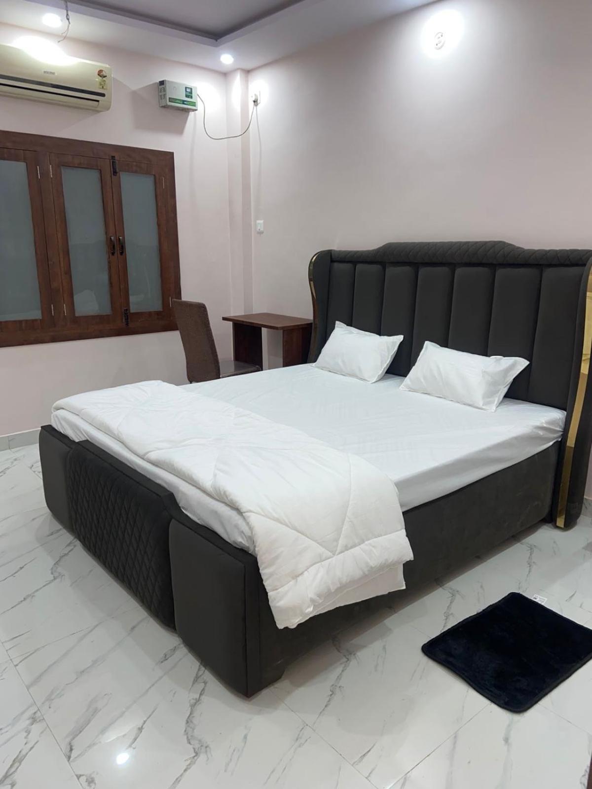 Nirmal Niwas Hotel Varanasi Exterior photo